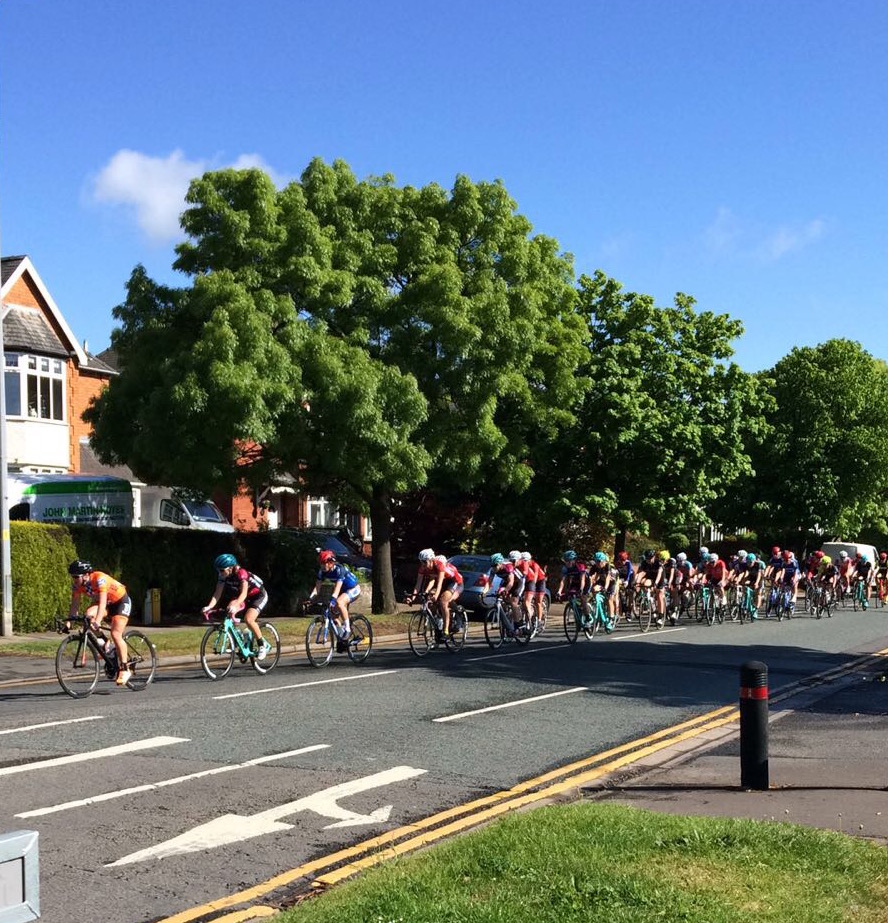 Riders at the front of the Lincoln GP 2017 peloton